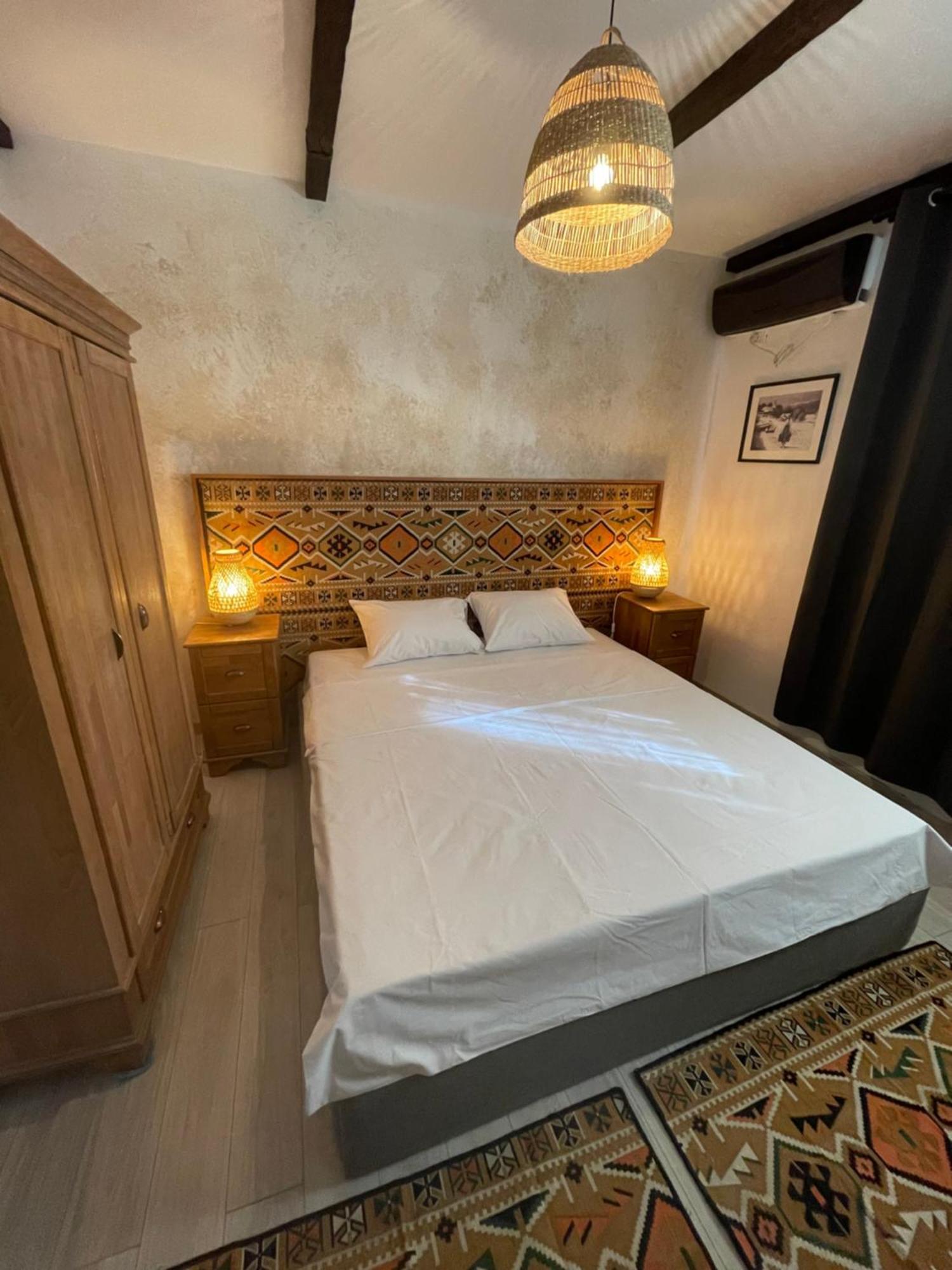 Hotel Casa Romaneasca โอโตเปนี ภายนอก รูปภาพ