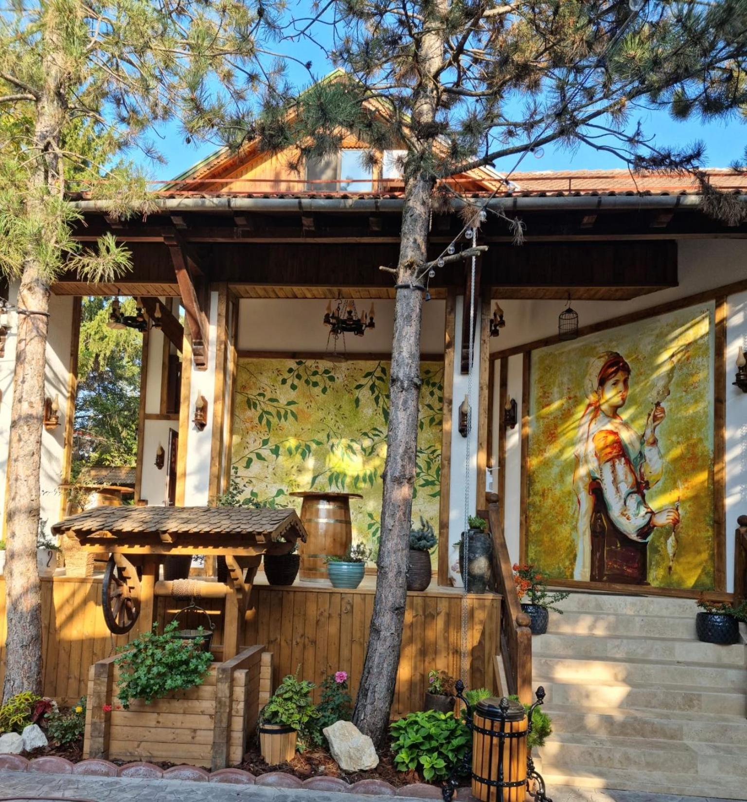 Hotel Casa Romaneasca โอโตเปนี ภายนอก รูปภาพ